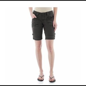 Aventura Clothing Arden Short in Black  Size 8